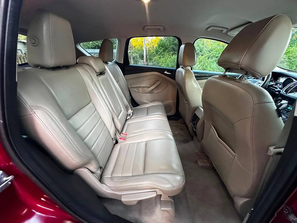 Used 2015 Ford Escape Titanium FWD image 19