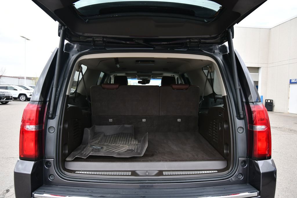 Used 2018 Chevrolet Suburban Premier AWD/4WD image 7