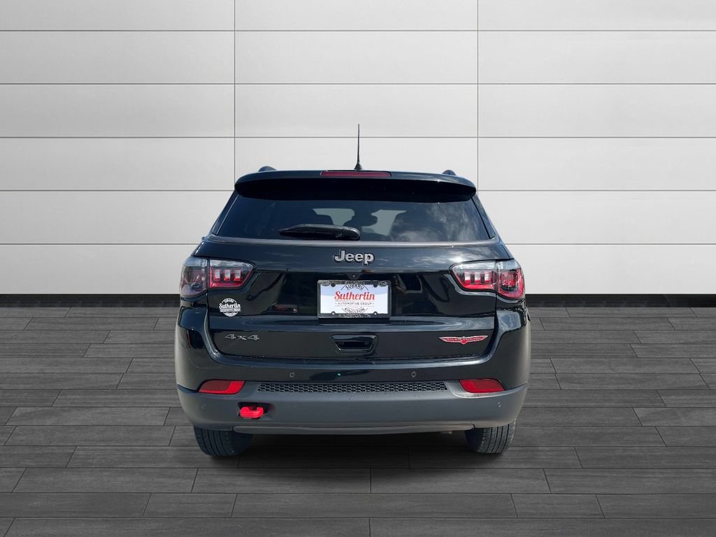 Used 2022 Jeep Compass Trailhawk w/ Sun and Sound Group AWD/4WD image 4