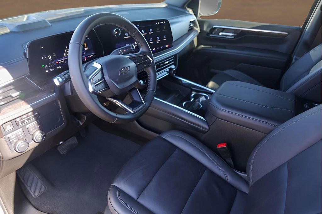 Used 2025 Chevrolet Suburban Z71 AWD/4WD image 10