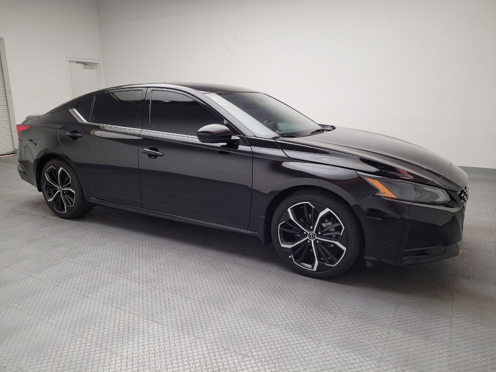 Used 2023 Nissan Altima 2.5 SR w/ SR Premium Package image 11