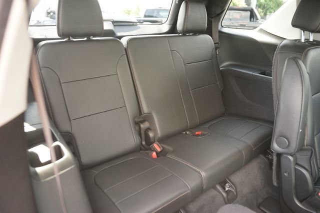 Used 2019 Chevrolet Traverse Premier w/ Driver Confidence II Package FWD image 16