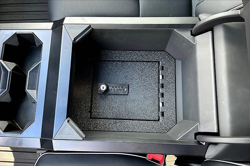 Used 2024 Tesla Cybertruck Cyberbeast image 31