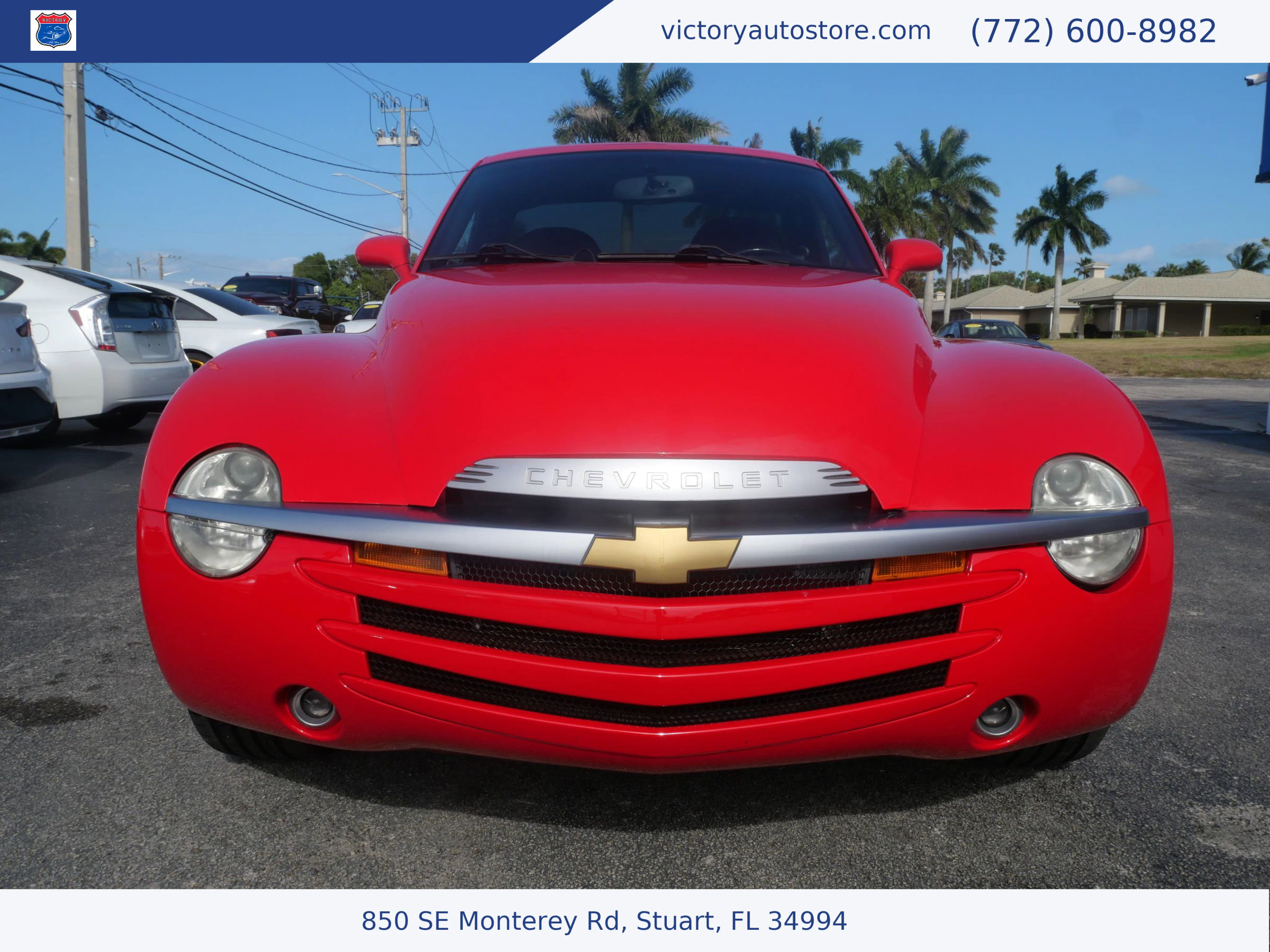 Used 2003 Chevrolet SSR w/ Preferred Equipment Group image 2