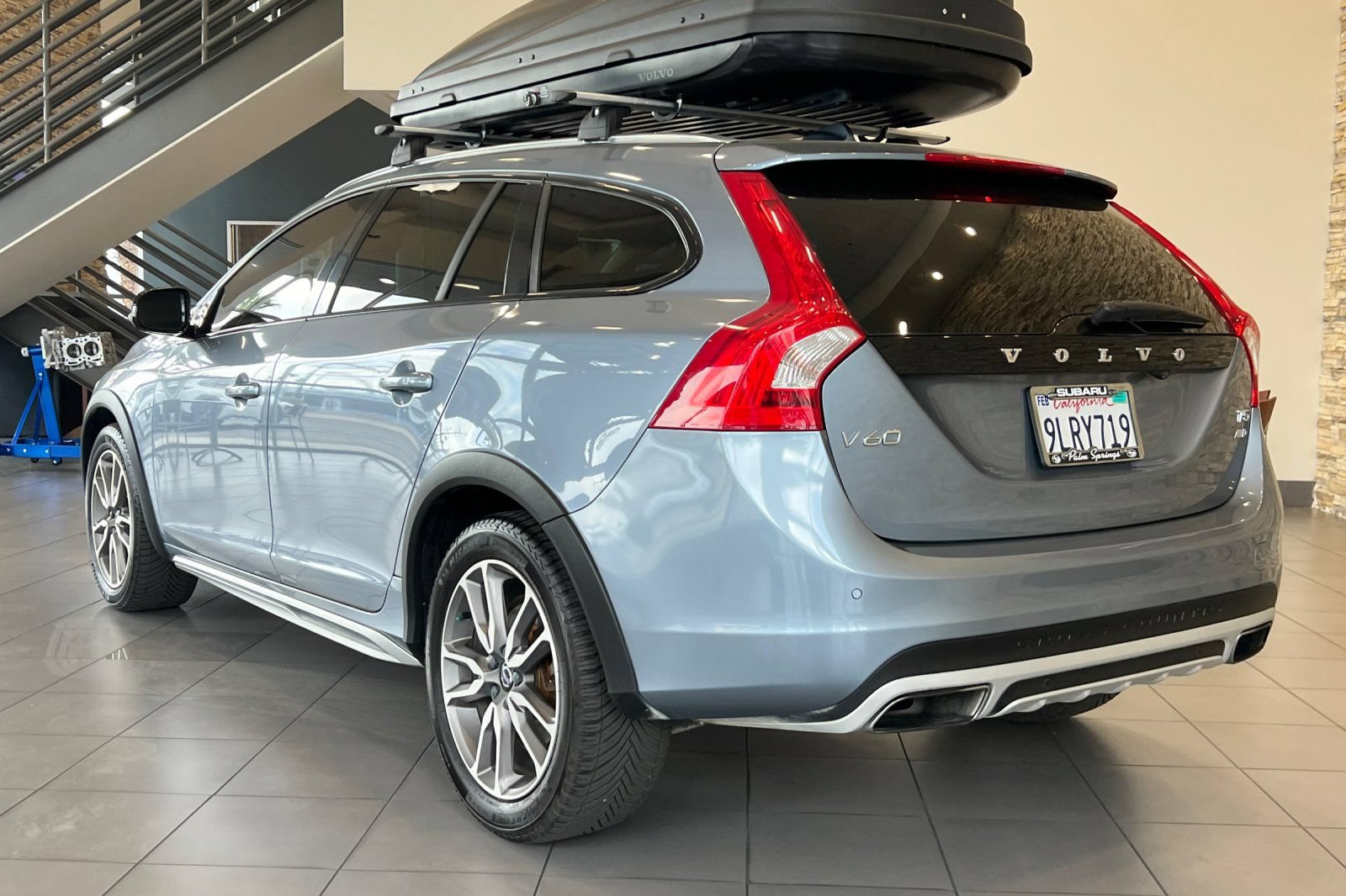 Used 2018 Volvo V60 T5 Cross Country AWD/4WD image 3