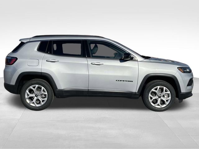 New 2026 Jeep Compass Latitude image 8
