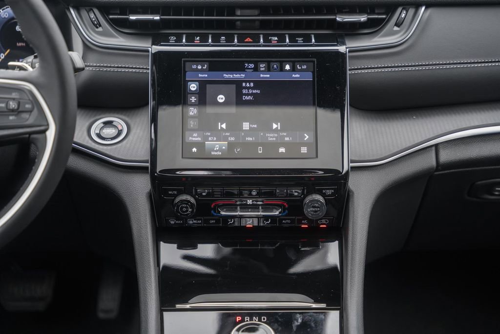 New 2025 Jeep Grand Cherokee Laredo X w/ Luxury Tech Group I image 20