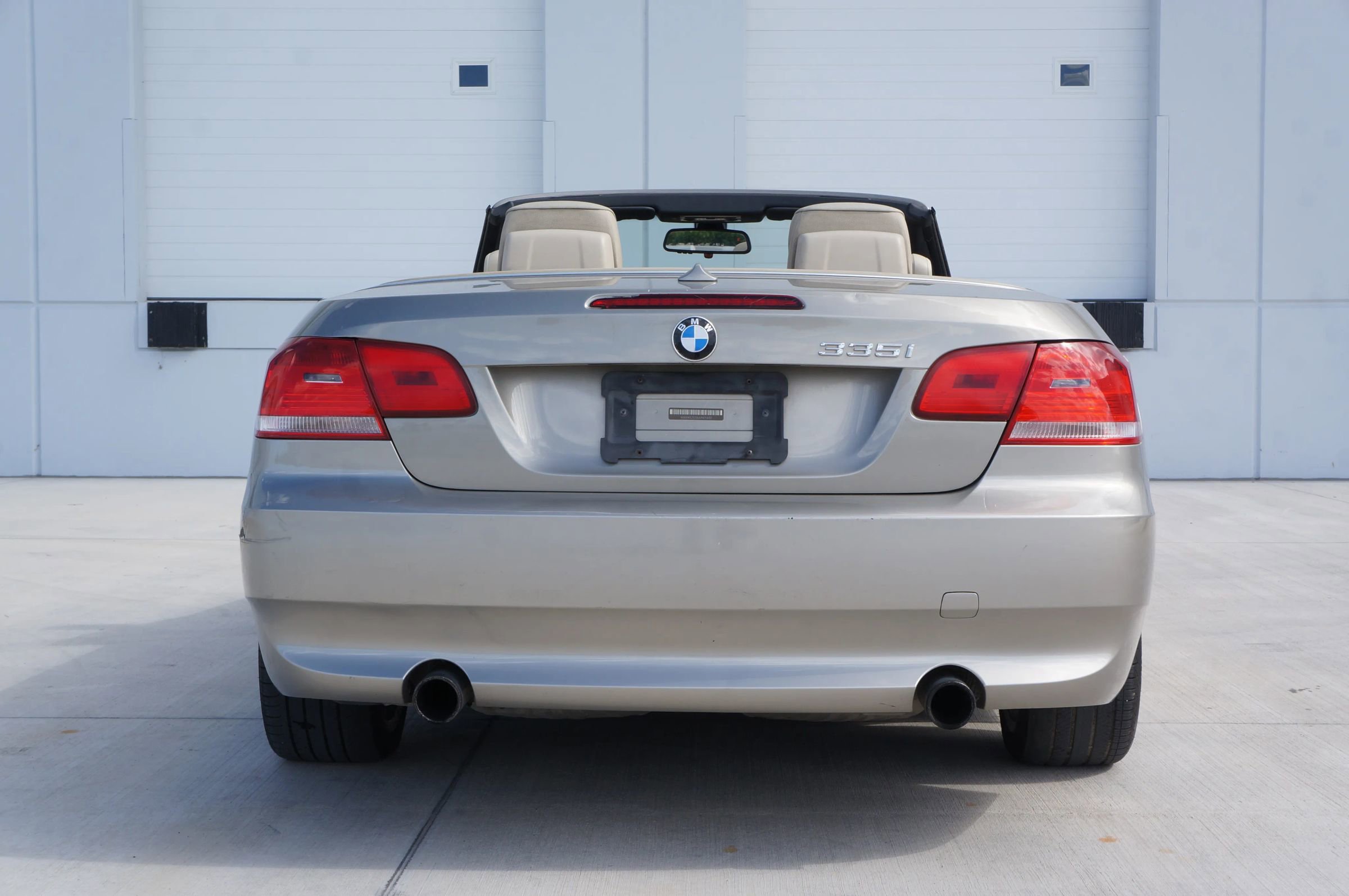 Used 2010 BMW 335i Convertible image 13