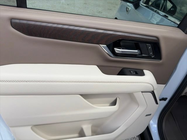 New 2026 GMC Yukon XL Denali w/ Denali Reserve Package AWD/4WD image 12