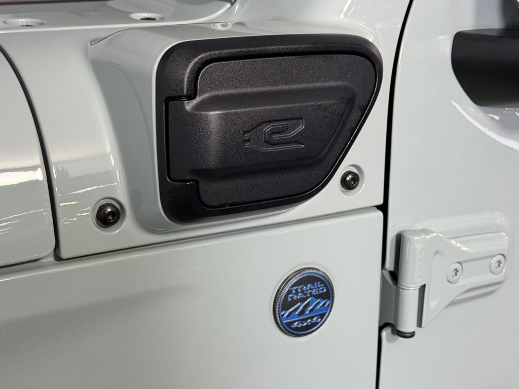 Used 2024 Jeep Wrangler Unlimited Rubicon 4xe image 14