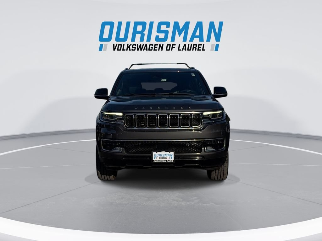 Used 2023 Jeep Wagoneer 4WD w/ Premium Group I image 3