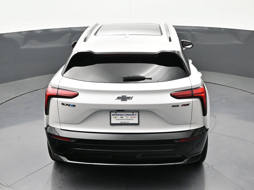 Used 2025 Chevrolet Blazer EV RS w/ Super Cruise Package AWD/4WD image 19