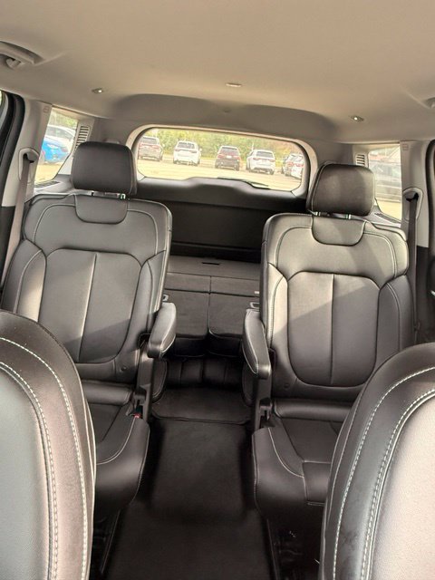Used 2023 Jeep Grand Cherokee L Limited AWD/4WD image 15