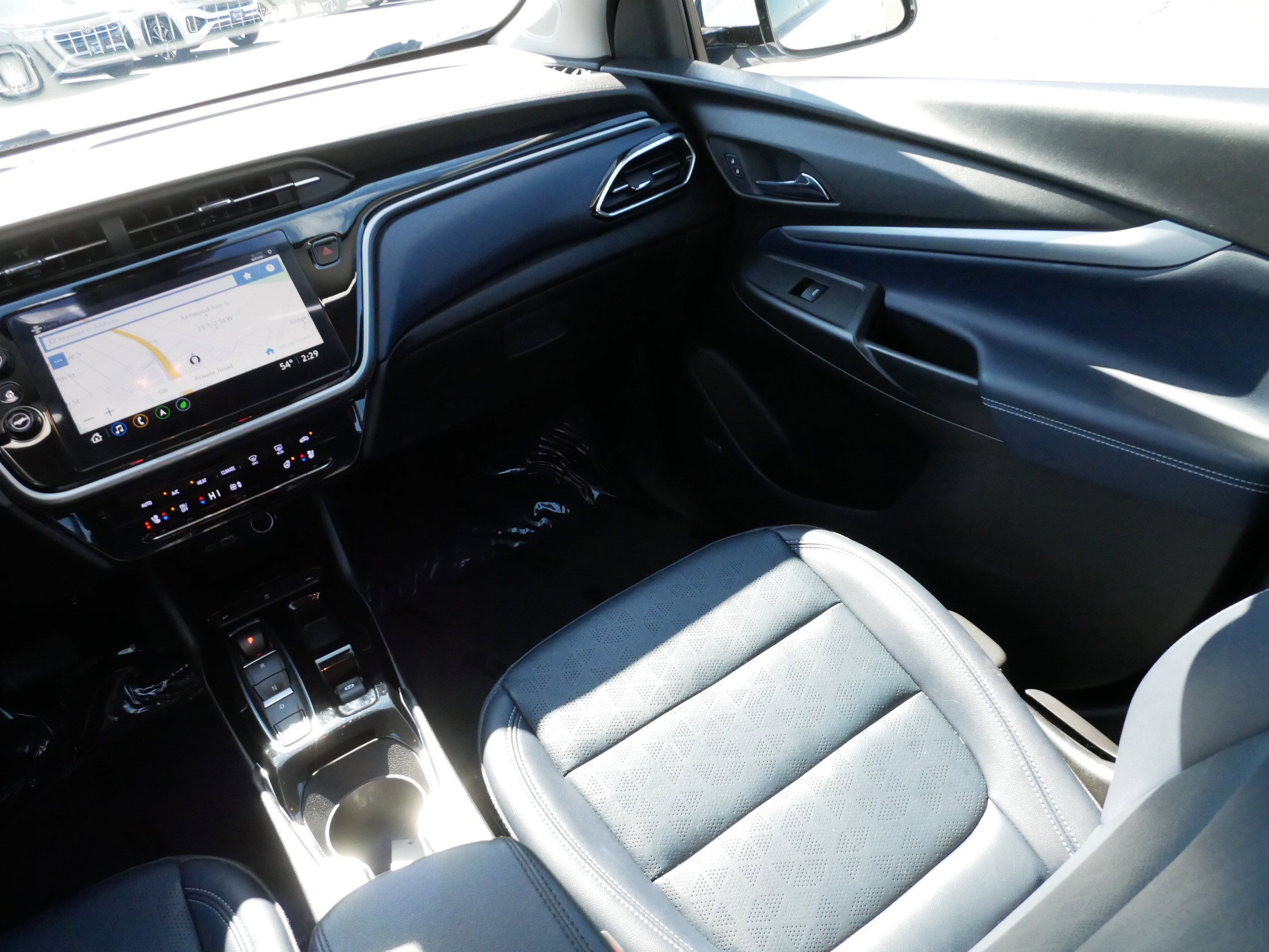 Used 2022 Chevrolet Bolt EUV Premier w/ Sun & Sound Package image 11