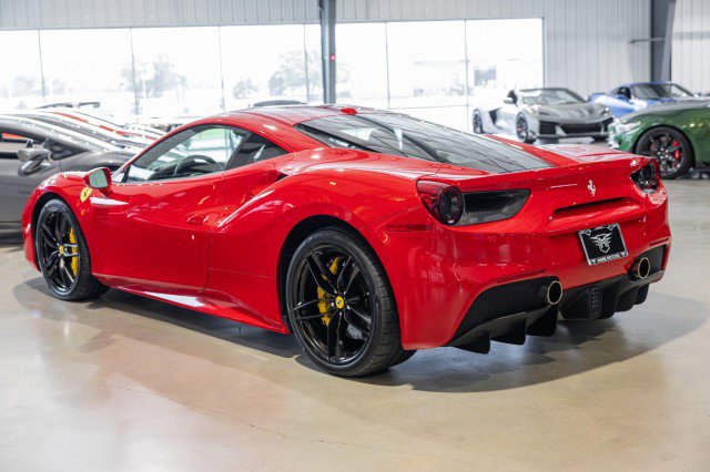 Used 2018 Ferrari 488 GTB RWD image 4