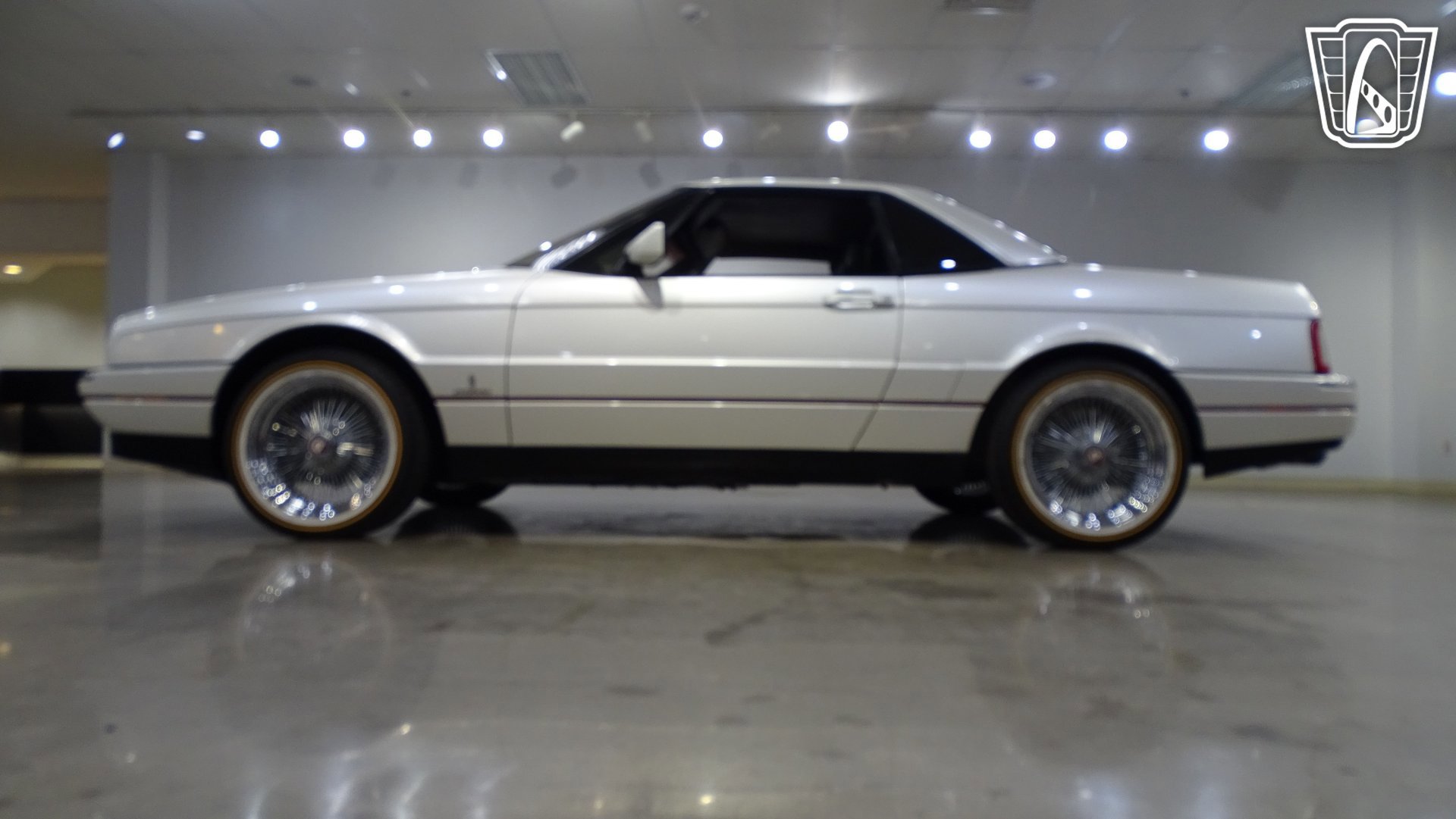 Used 1991 Cadillac Allante FWD image 7