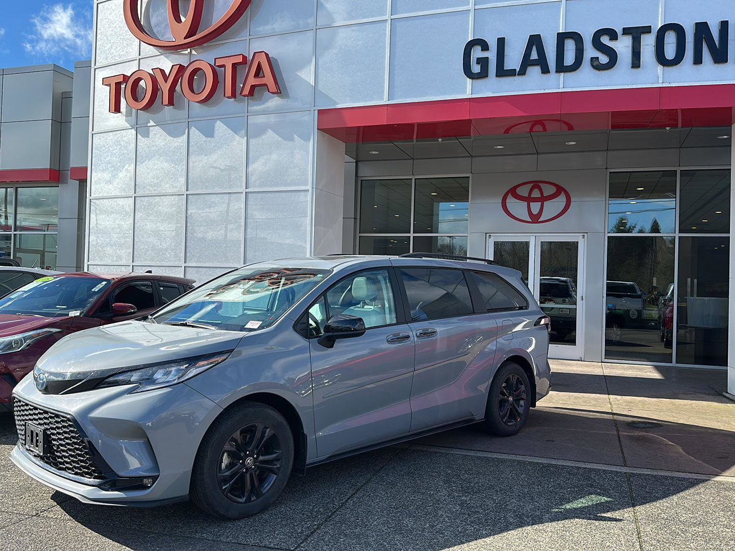 Used 2025 Toyota Sienna XSE w/ XSE Plus Package image 27