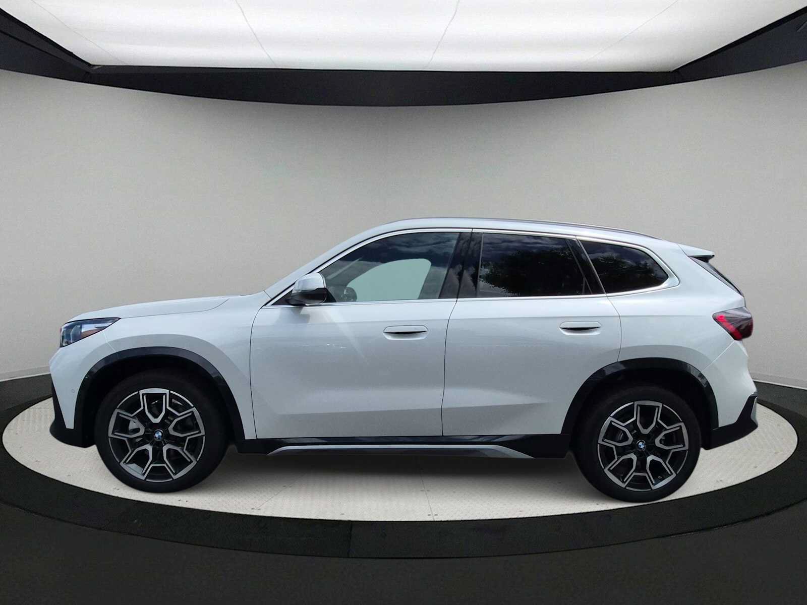 New 2027 BMW X1 xDrive28i AWD/4WD image 5
