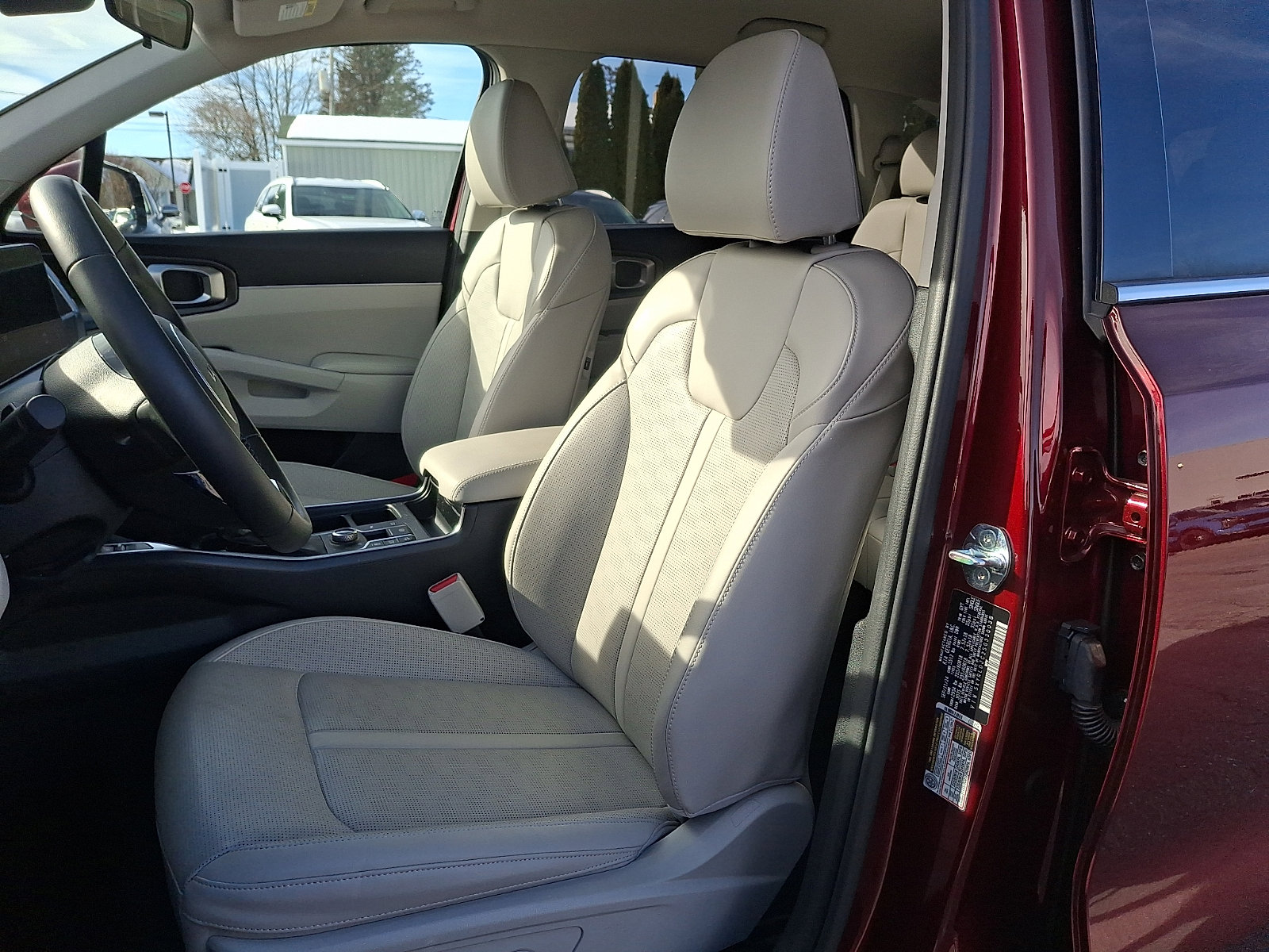 Certified 2025 Kia Sorento S image 14