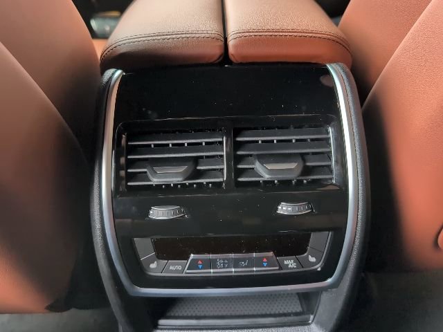 New 2026 BMW X7 M60i image 36