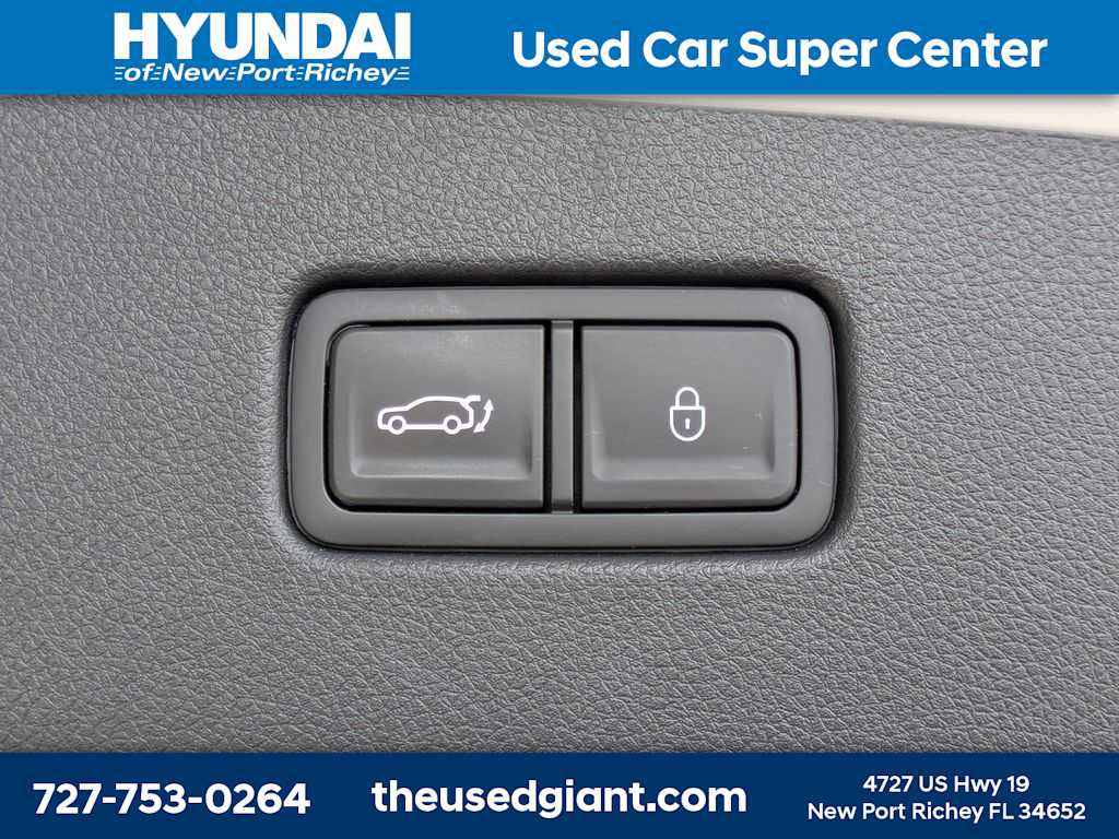 Used 2025 Genesis GV70 2.5T w/ Select Package AWD/4WD image 13