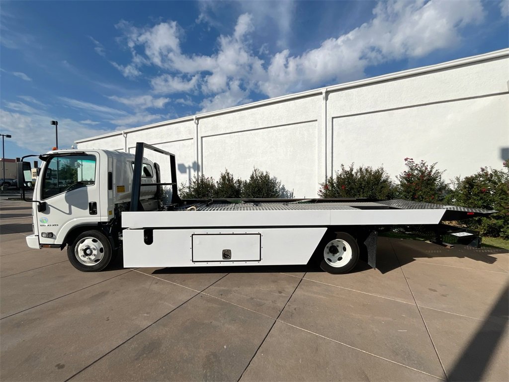 Used 2024 Chevrolet Low Cab Forward 5500XD image 3