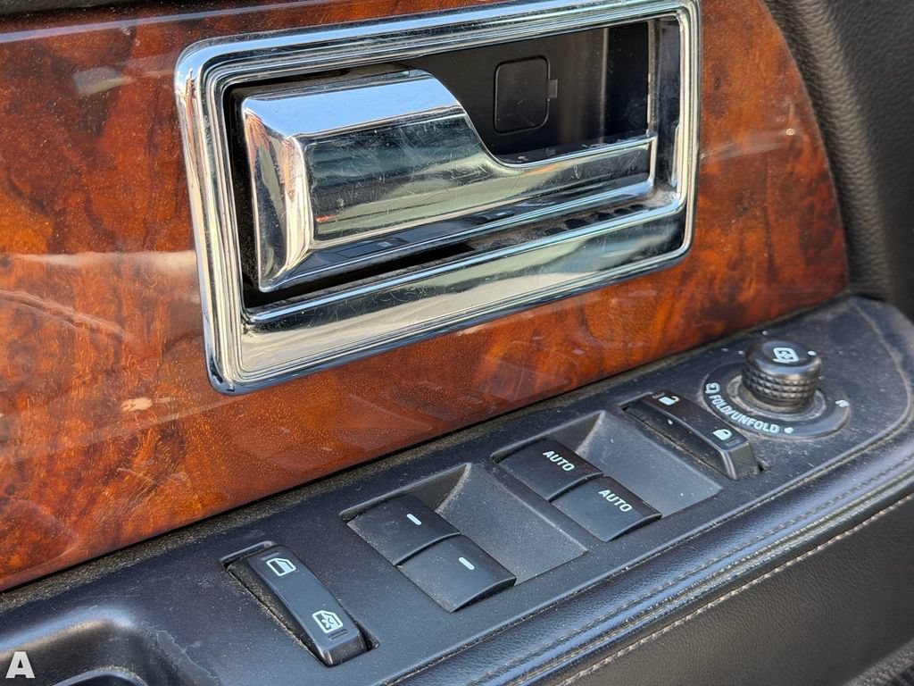 Used 2015 Lincoln Navigator L 2WD image 13
