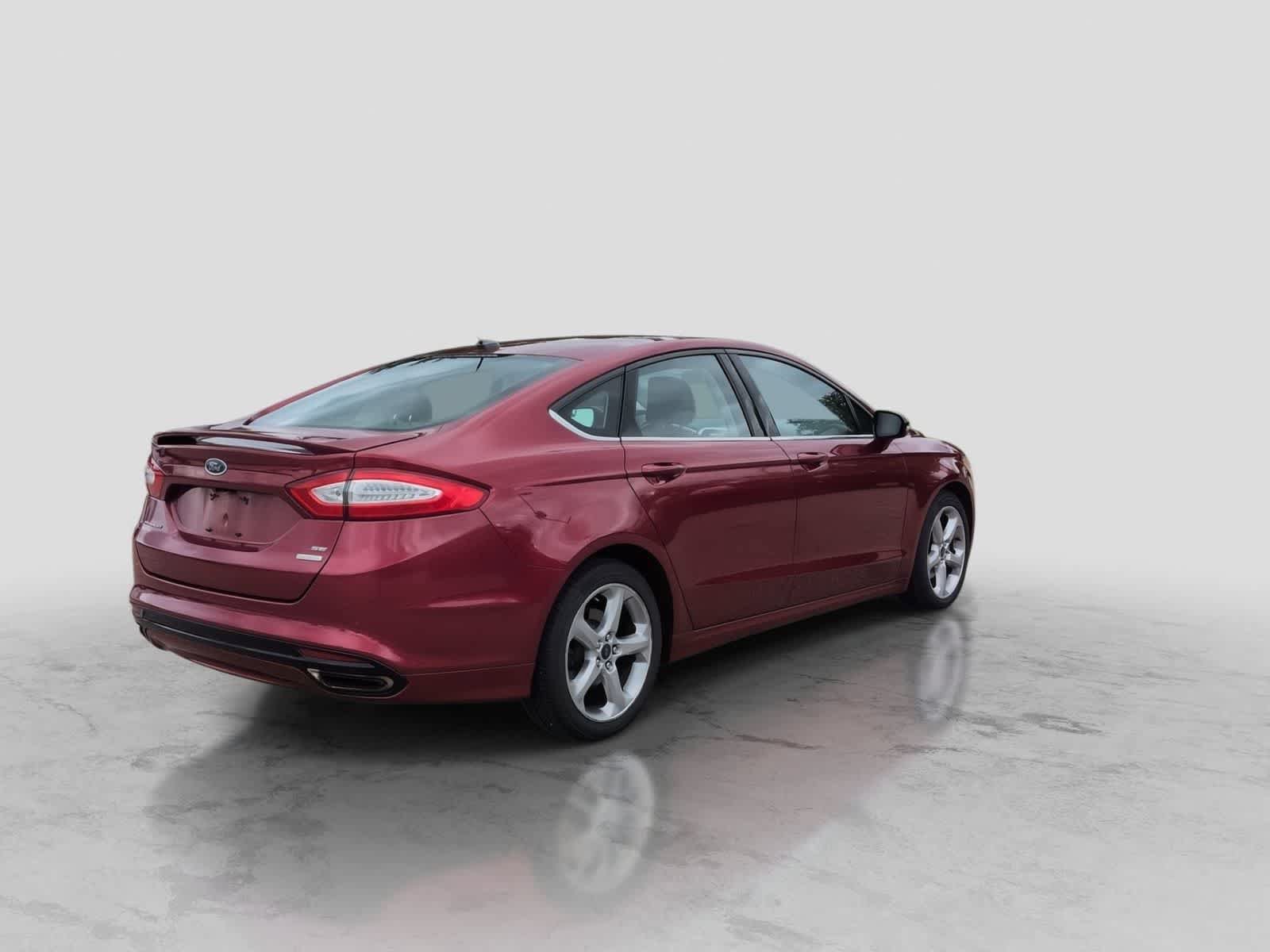 Used 2016 Ford Fusion SE FWD image 8
