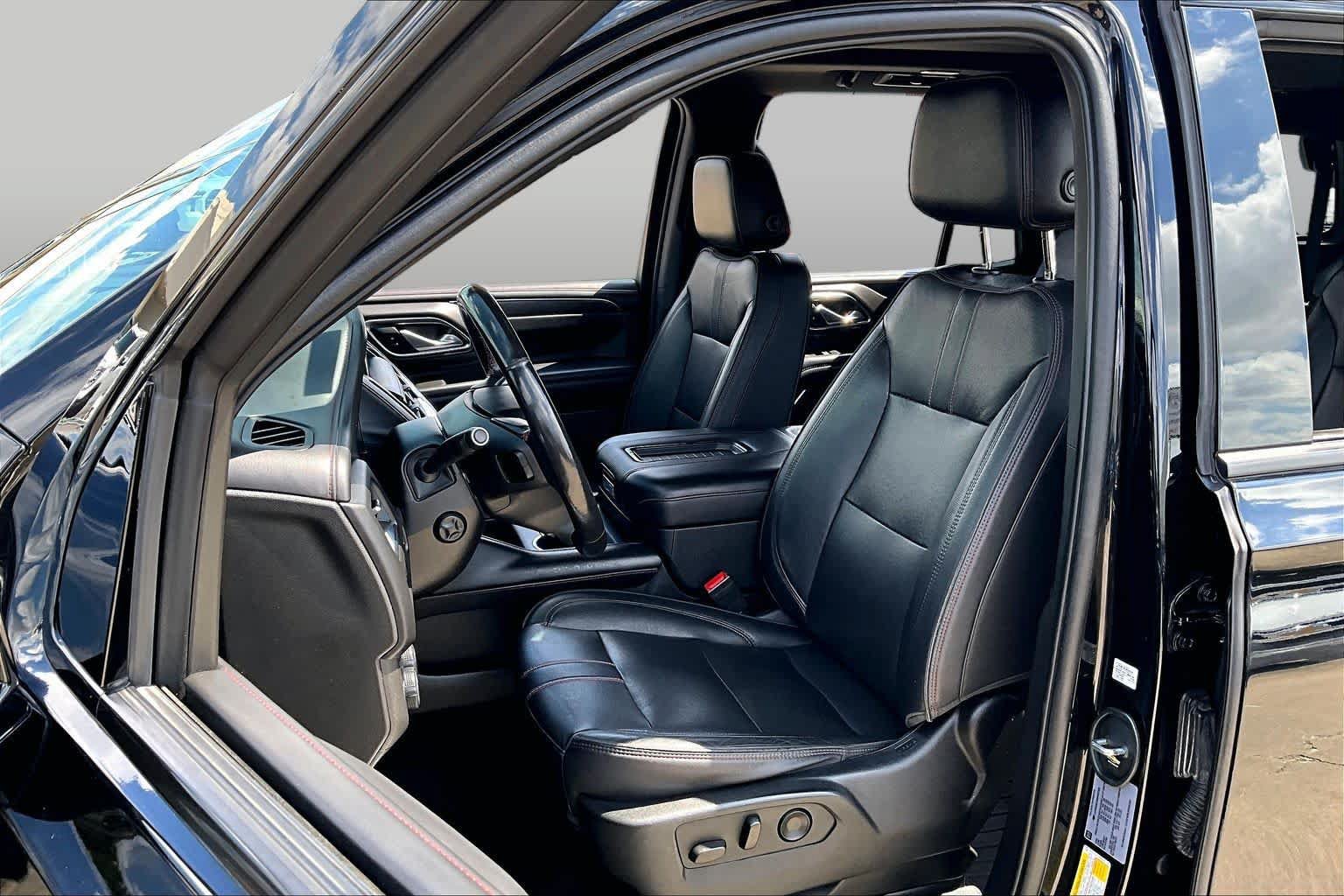 Used 2021 Chevrolet Tahoe RST w/ Luxury Package AWD/4WD image 8