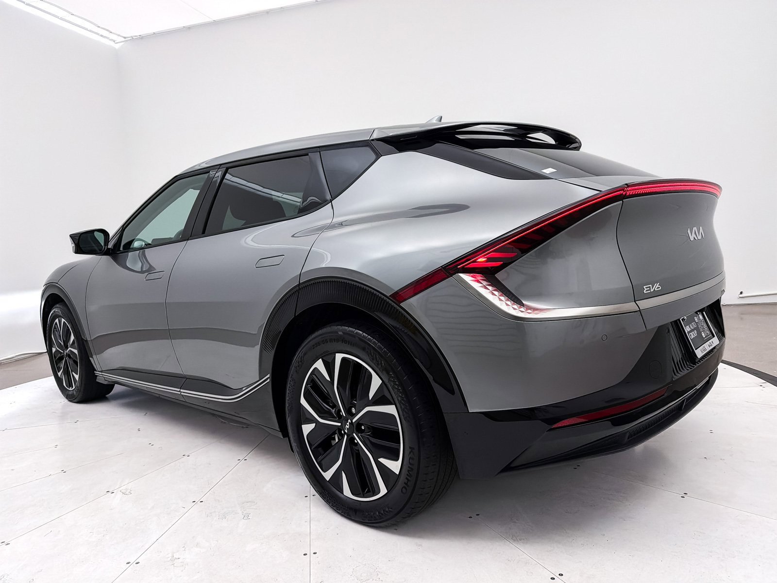 Used 2022 Kia EV6 Wind image 16