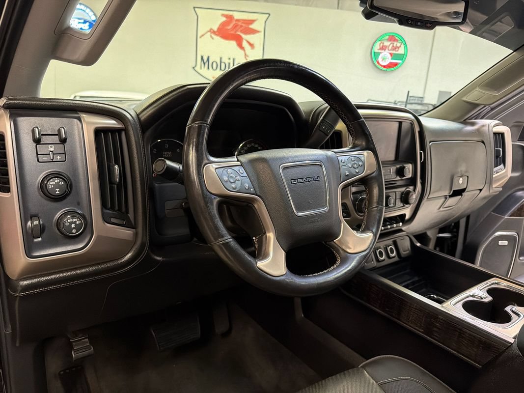 Used 2016 GMC Sierra 1500 Denali w/ Enhanced Driver Alert Package AWD/4WD image 27