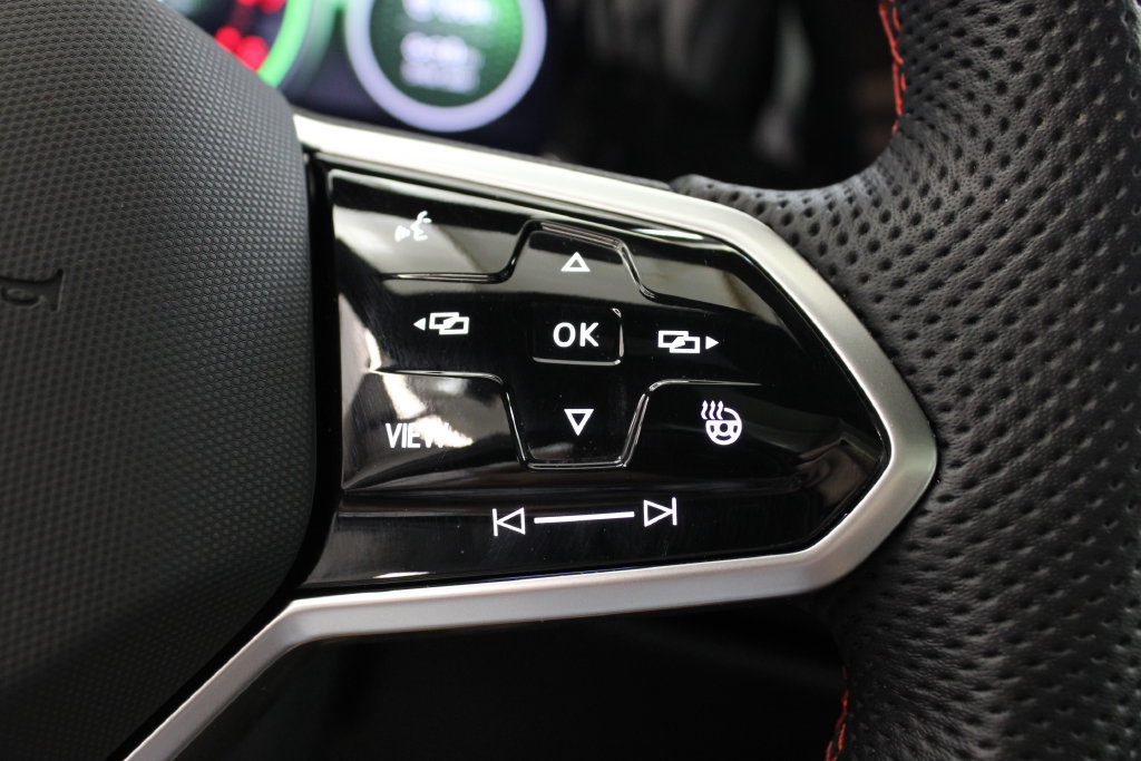 Certified 2023 Volkswagen GTI SE FWD image 27