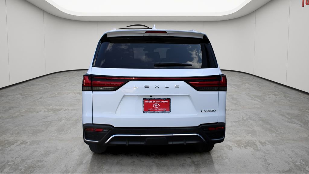 Used 2023 Lexus LX 600 F Sport w/ Accessory Package (Z1) AWD/4WD image 4