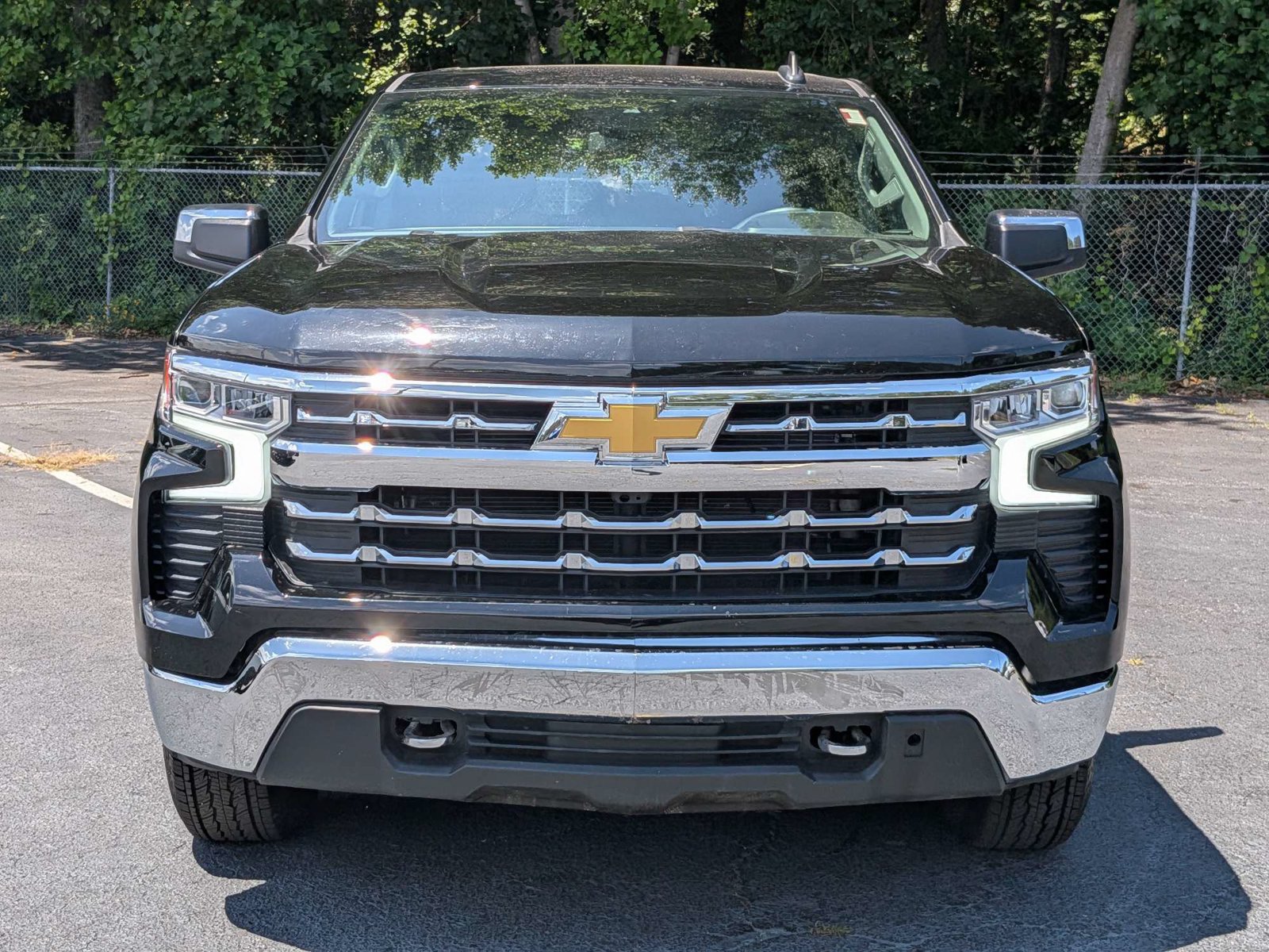 Used 2025 Chevrolet Silverado 1500 LT AWD/4WD image 9