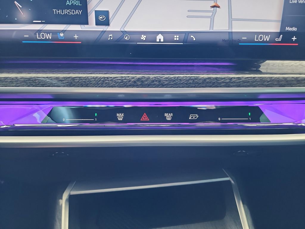 Used 2023 BMW 740i w/ Executive Package image 26