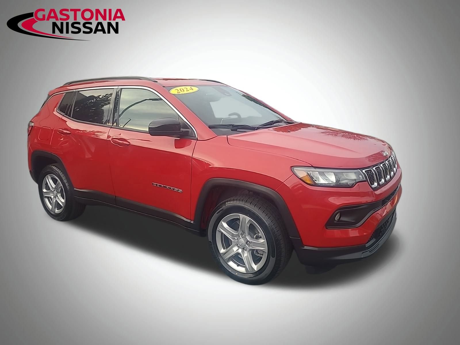 Used 2024 Jeep Compass Latitude image 2