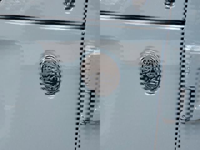 New 2025 Jeep Gladiator Sport image 12