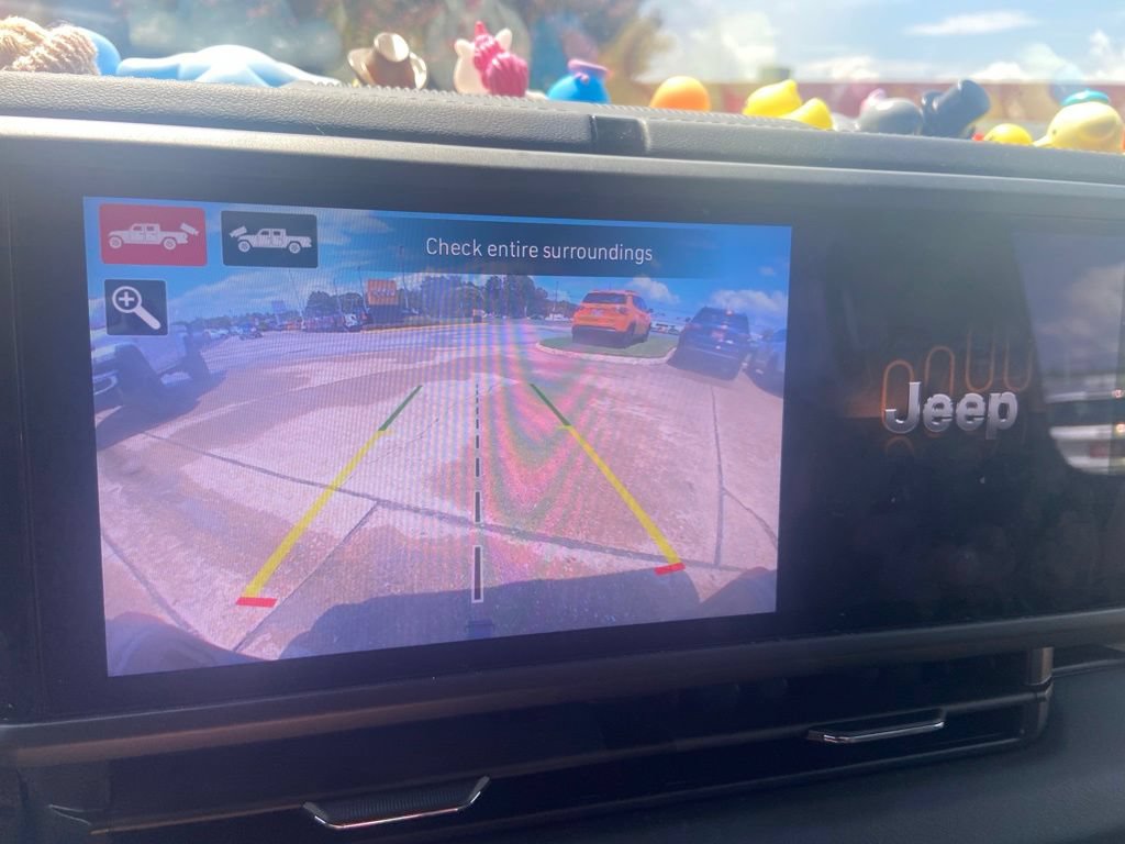 Used 2025 Jeep Gladiator Mojave AWD/4WD image 36