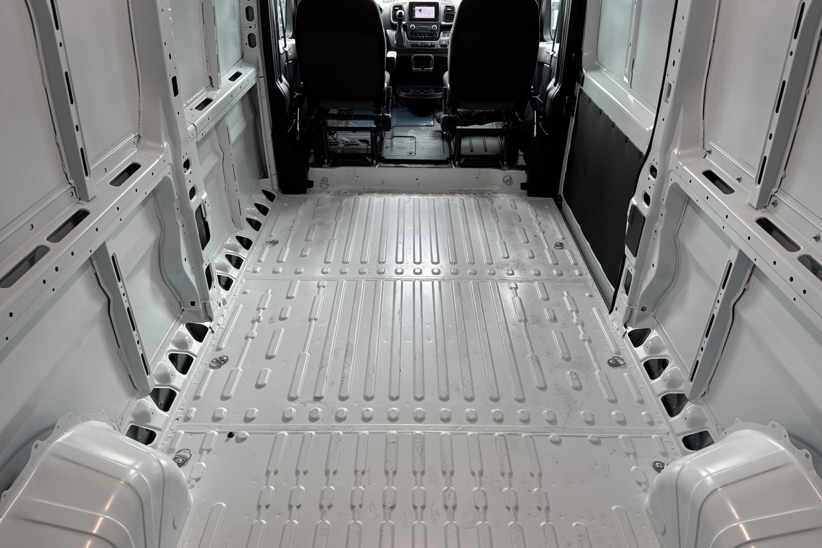 New 2026 RAM ProMaster 3500 w/ Quick Order Package 22G SLT image 13