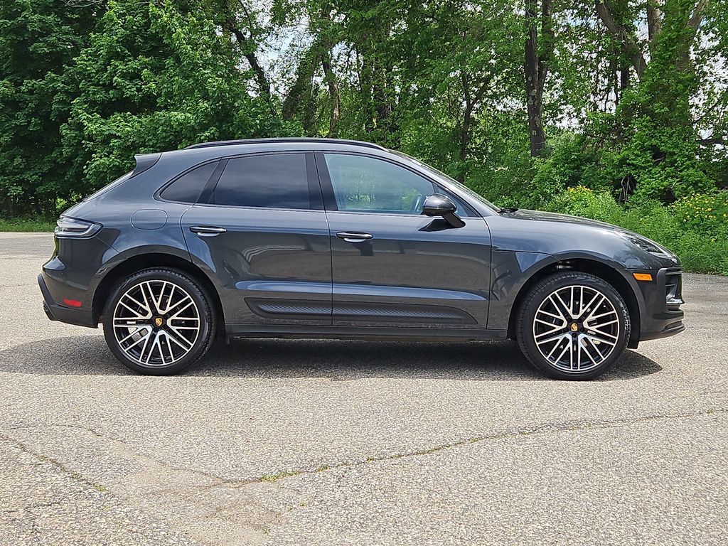 Certified 2026 Porsche Macan AWD/4WD image 8