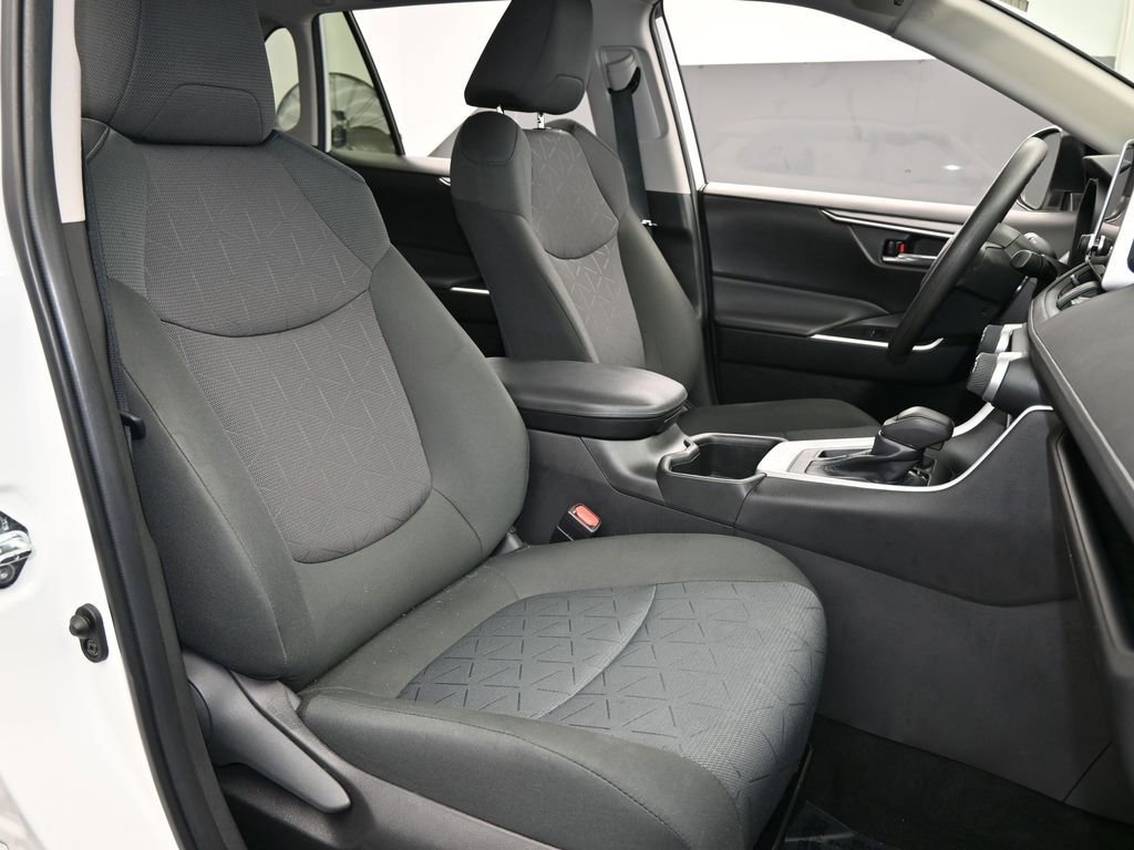 Used 2023 Toyota RAV4 XLE image 40