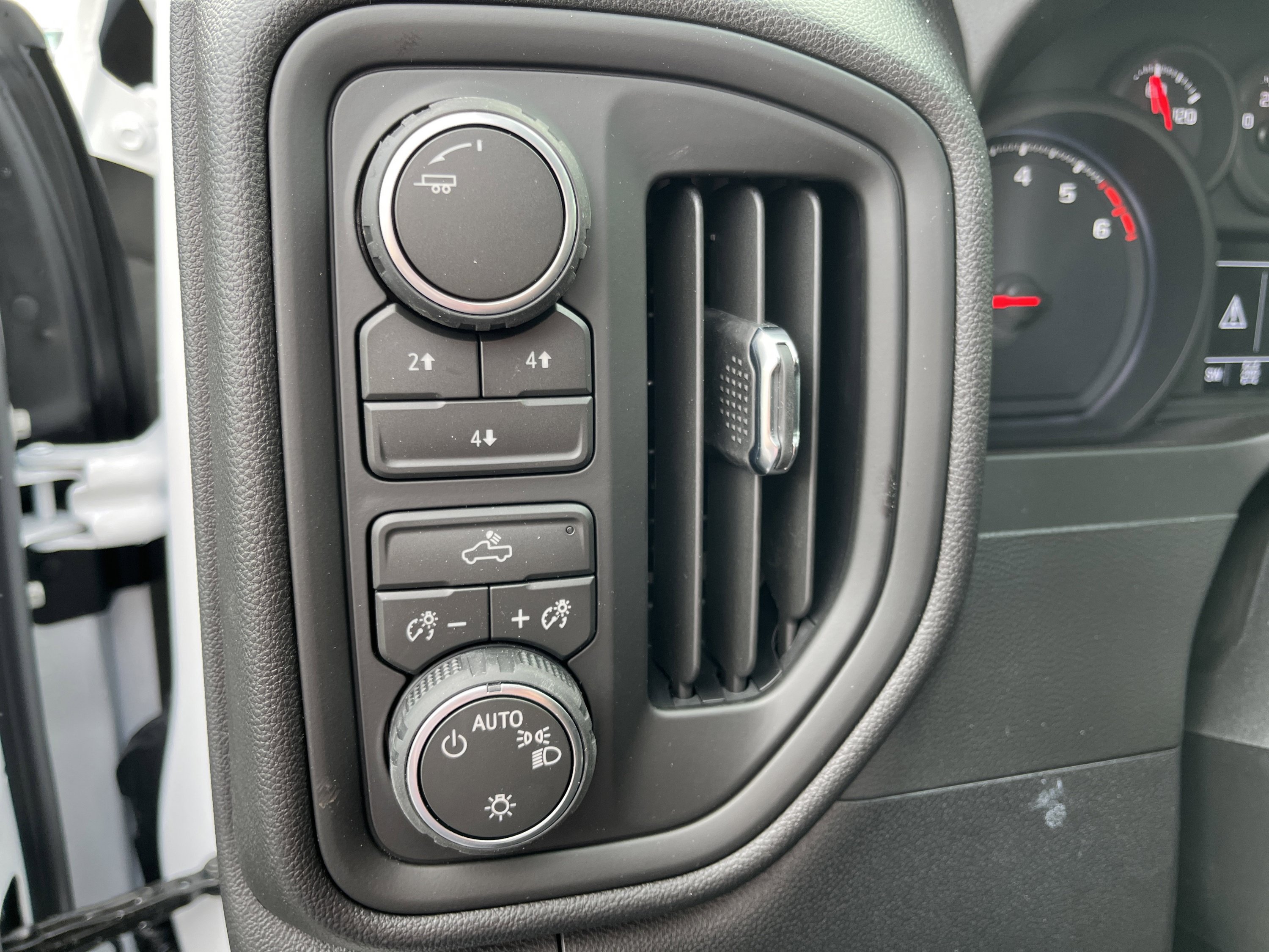 New 2026 Chevrolet Silverado 2500 Custom w/ Custom Convenience Package AWD/4WD image 16