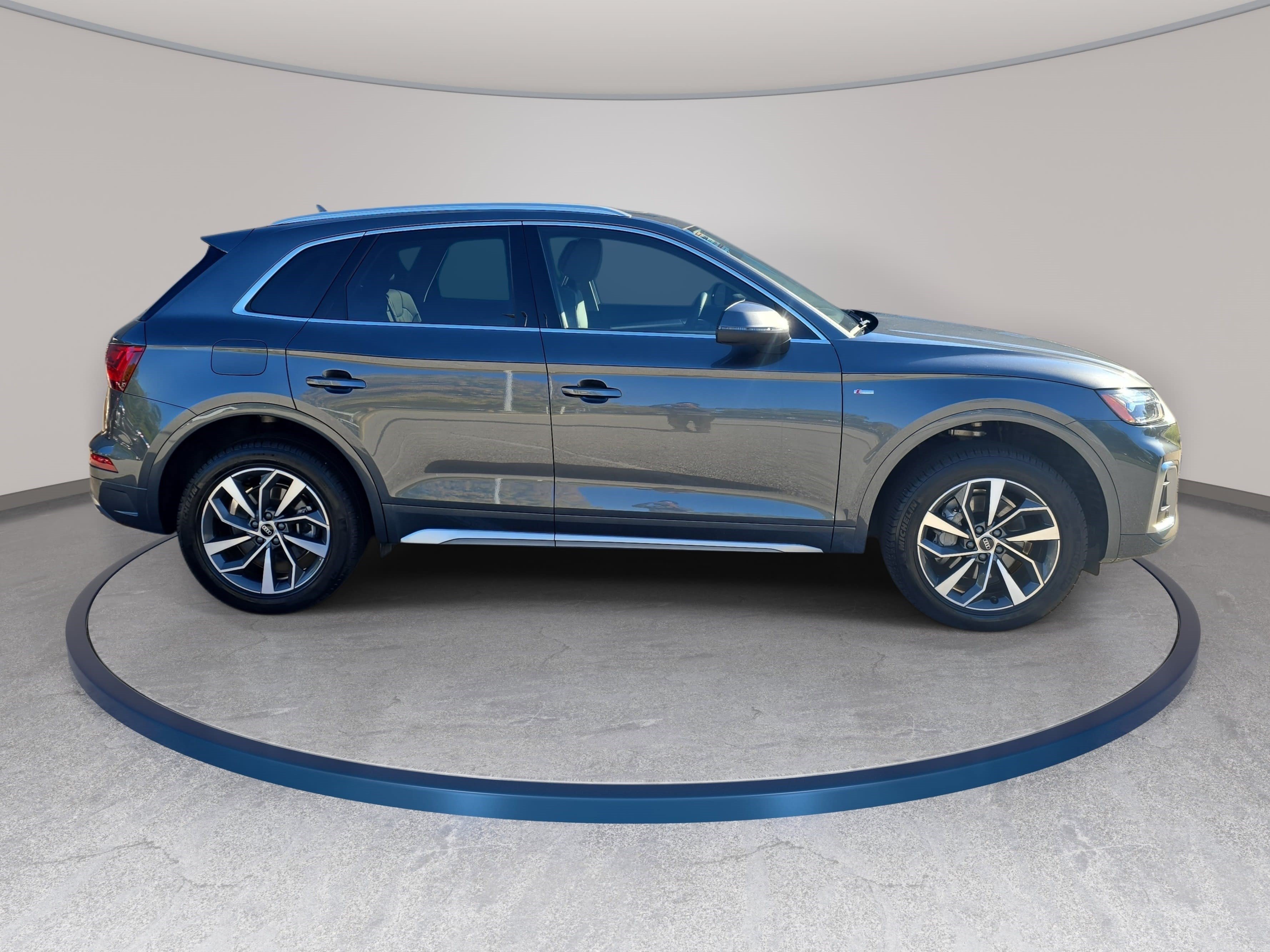 Used 2024 Audi Q5 2.0T Premium Plus w/ Premium Plus Package AWD/4WD image 4