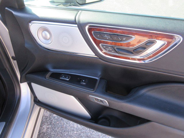 Used 2020 Lincoln Continental Reserve w/ Luxury Package image 22