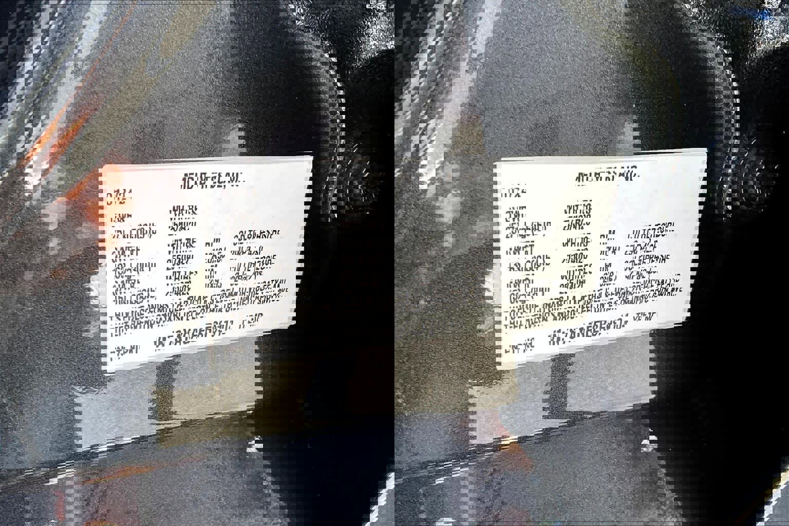 Used 2024 Tesla Model Y Long Range image 34