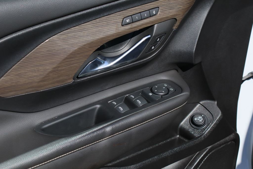 Used 2023 GMC Terrain Denali w/ Denali Premium Package image 19