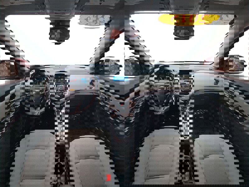 Used 2015 Chevrolet Cruze LT image 19