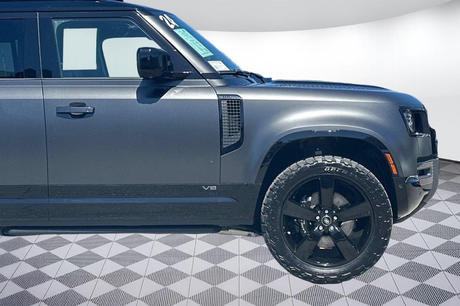 Used 2024 Land Rover Defender 110 Carpathian Edition AWD/4WD image 37