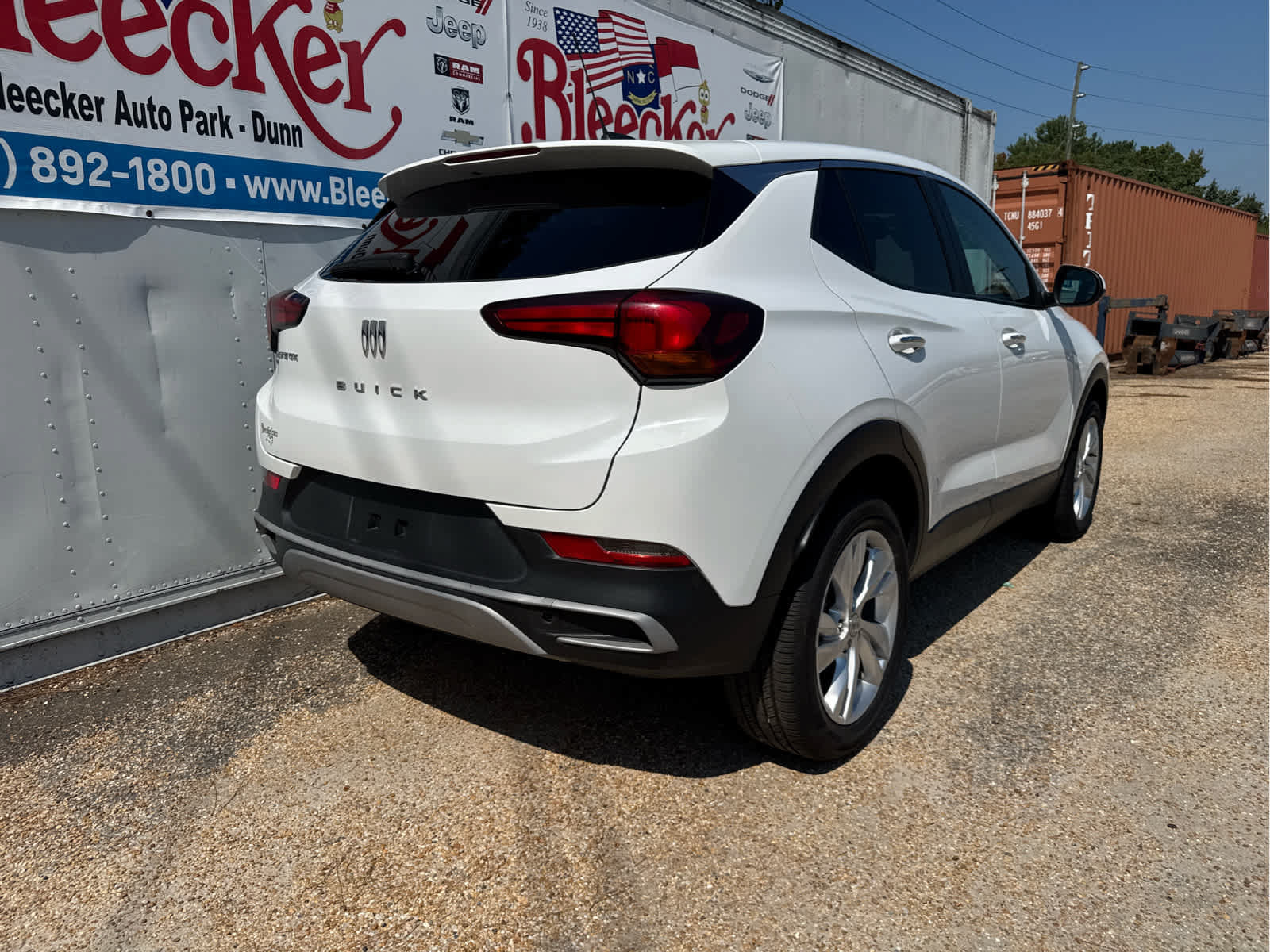 Used 2024 Buick Encore GX Preferred w/ Comfort Package AWD/4WD image 3