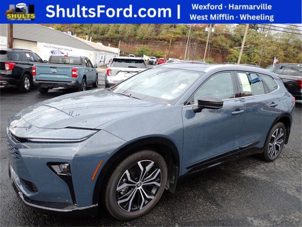 Used 2025 Toyota Crown Signia